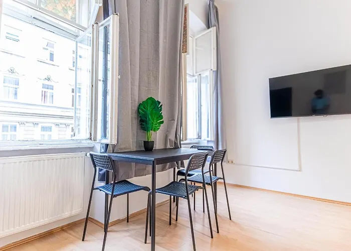 Comfortable 2br For 5, Near Wiener Stadthalle Vienna
