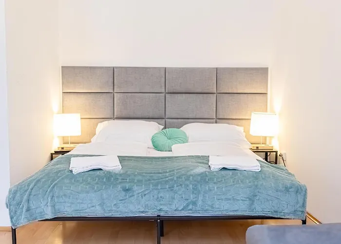 Comfortable 2br For 5, Near Wiener Stadthalle Apartment