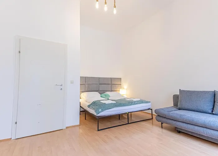 Apartment Comfortable 2br For 5, Near Wiener Stadthalle *