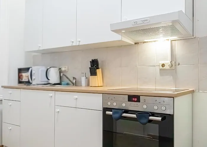 Comfortable 2br For 5, Near Wiener Stadthalle Apartment Vienna