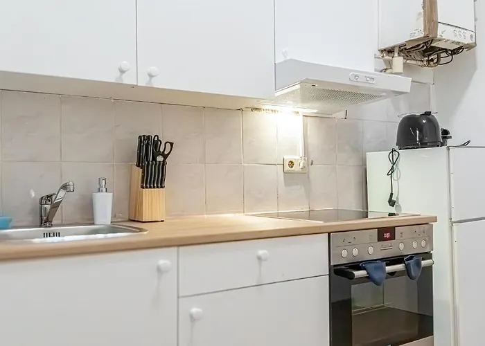 Comfortable 2br For 5, Near Wiener Stadthalle Apartment Vienna
